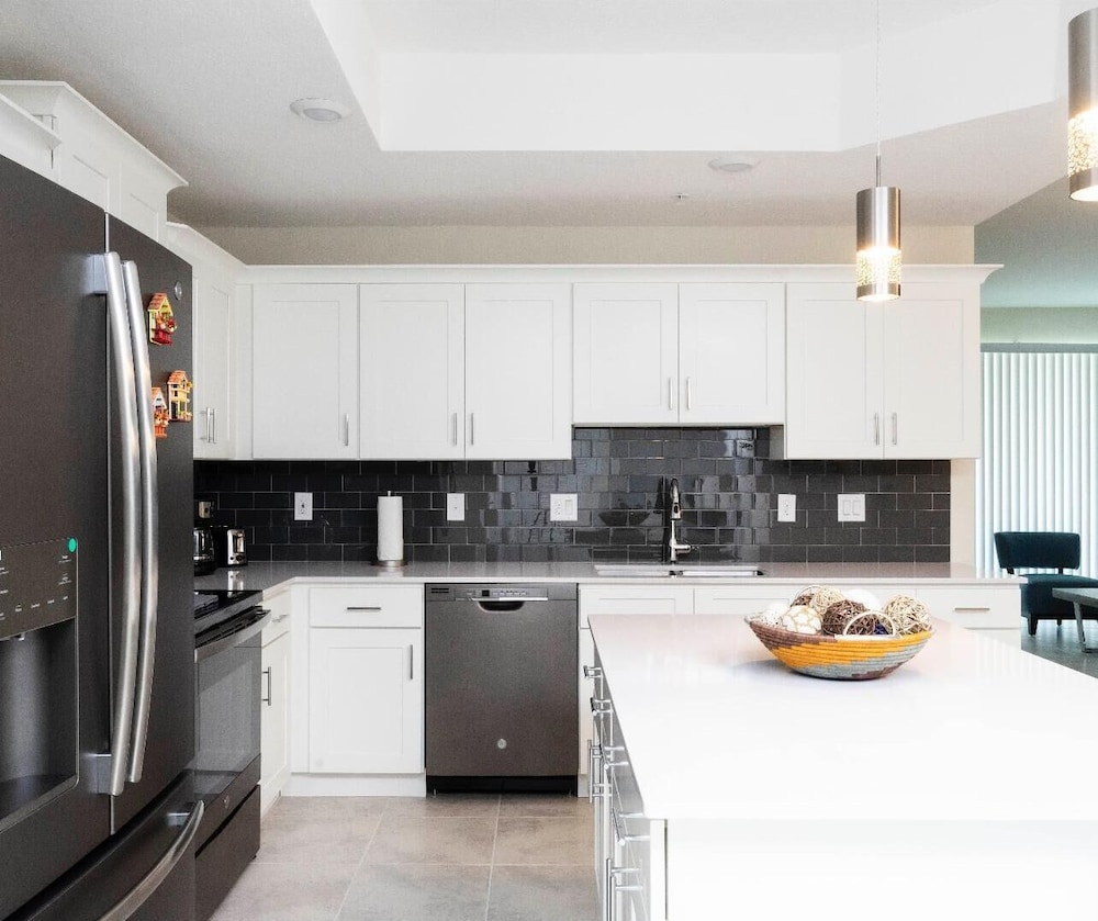 Amazing Townhome With Lake View at Storey Lake Resort