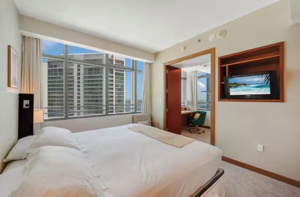AKA Brickell Sea View by Palermo Home