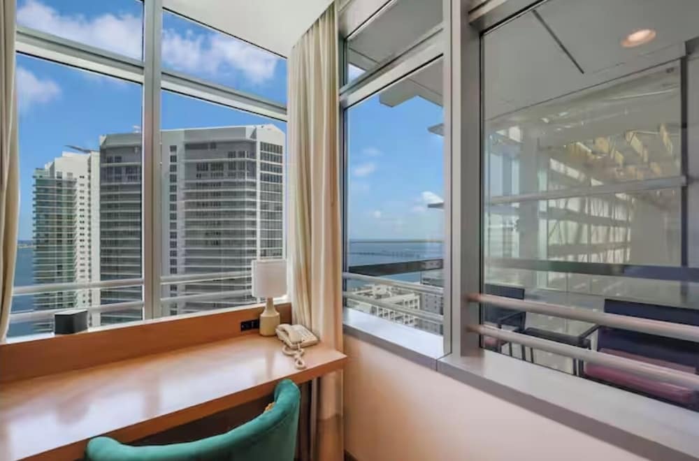 AKA Brickell Sea View by Palermo Home