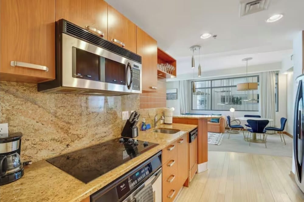 AKA Brickell Sea View by Palermo Home