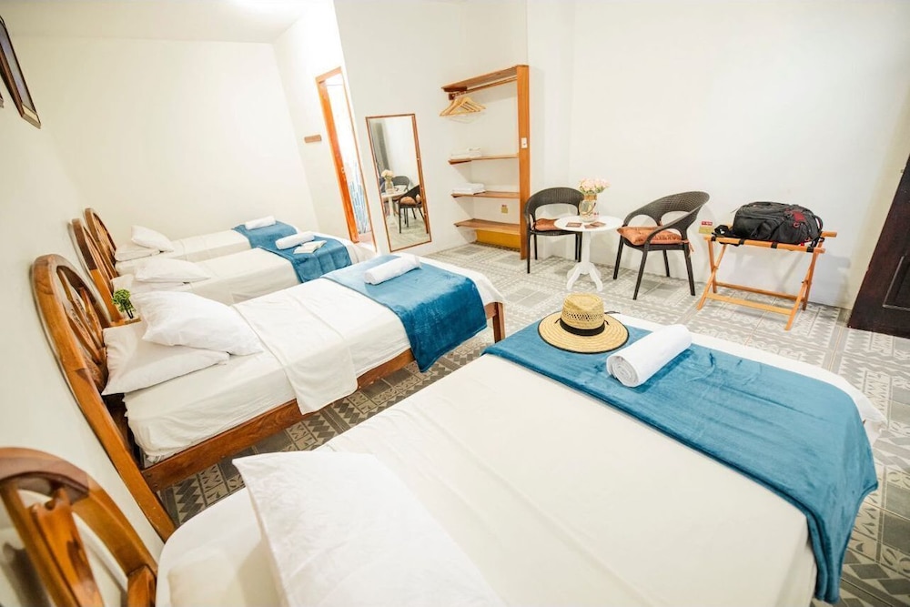 GARDNER HOSTAL