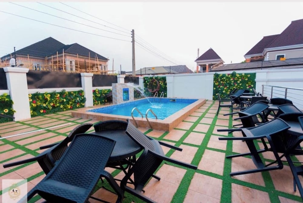 AZ KINGS HOTEL AND APARTMENT
