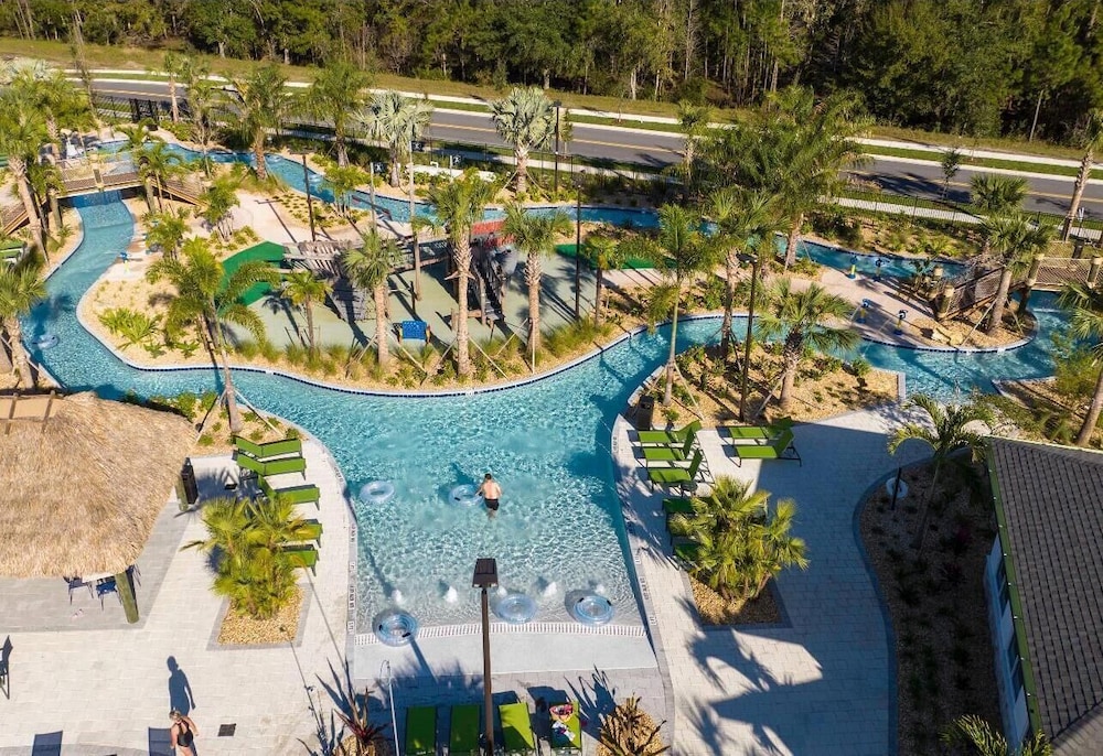 Storey Lake Resort, Private Pool, Near Famous Attractions!!