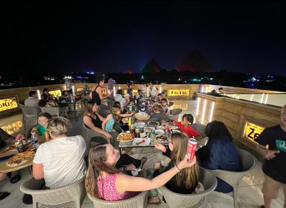 Moses Pyramids Inn