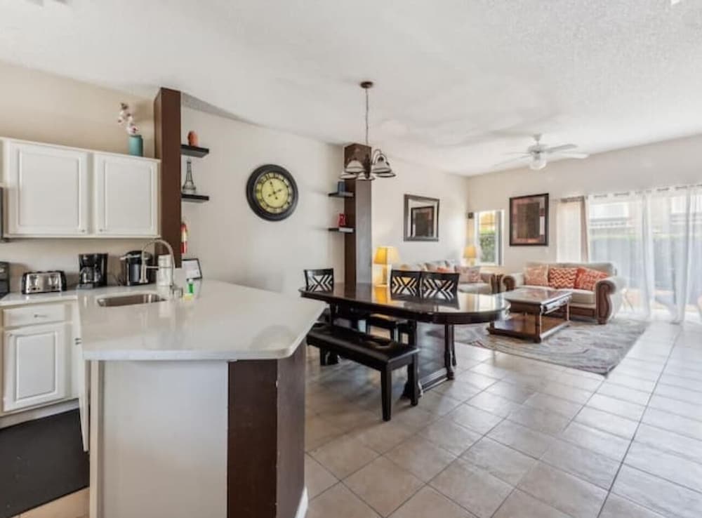Beautiful Townhome at Lake Barkley With Pool View!