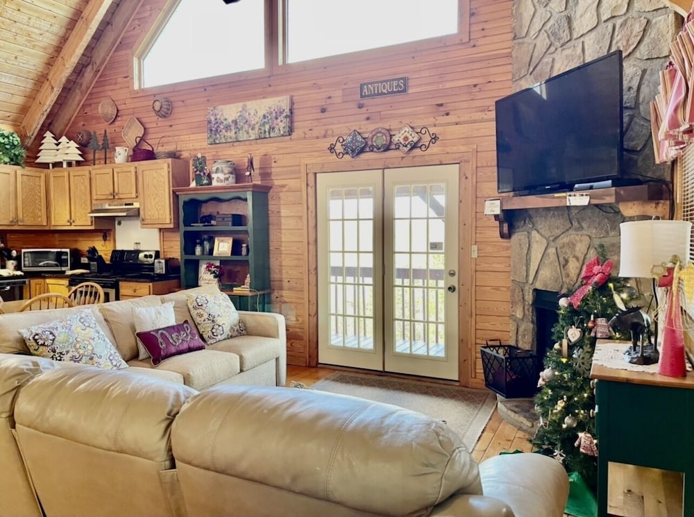 Olde Tyme Way Cabins 3526