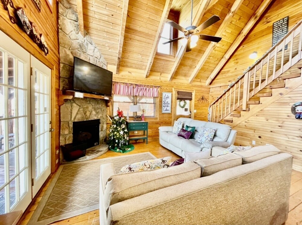 Olde Tyme Way Cabins 3526