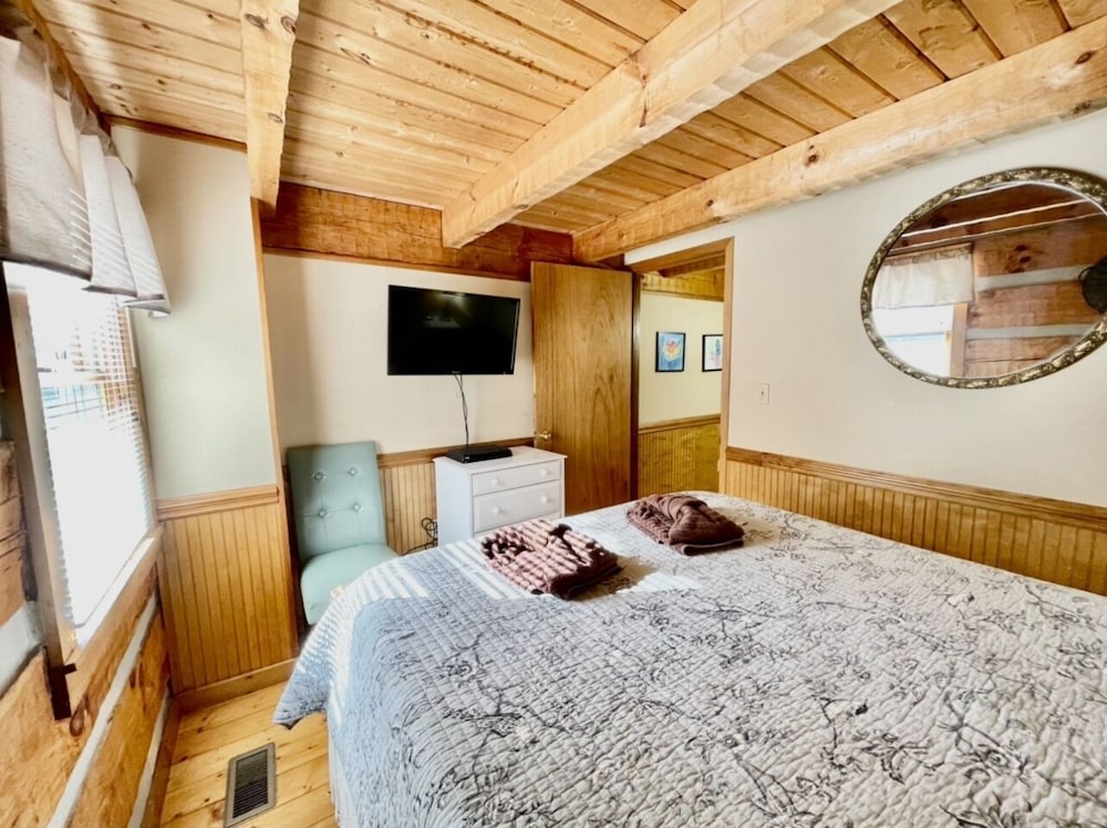 Olde Tyme Way Cabins 3526