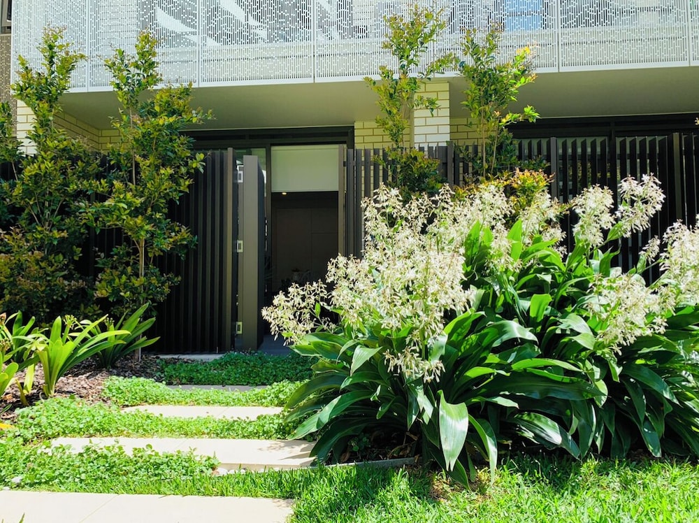 Royal Executive Living Garden Executive