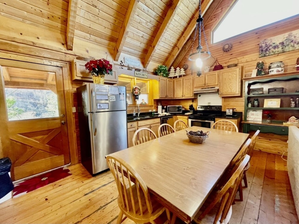 Olde Tyme Way Cabins 3526