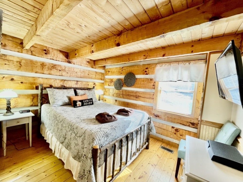 Olde Tyme Way Cabins 3526