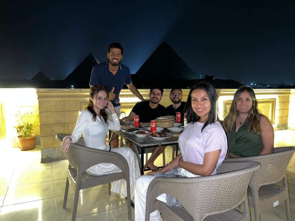 Moses Pyramids Inn