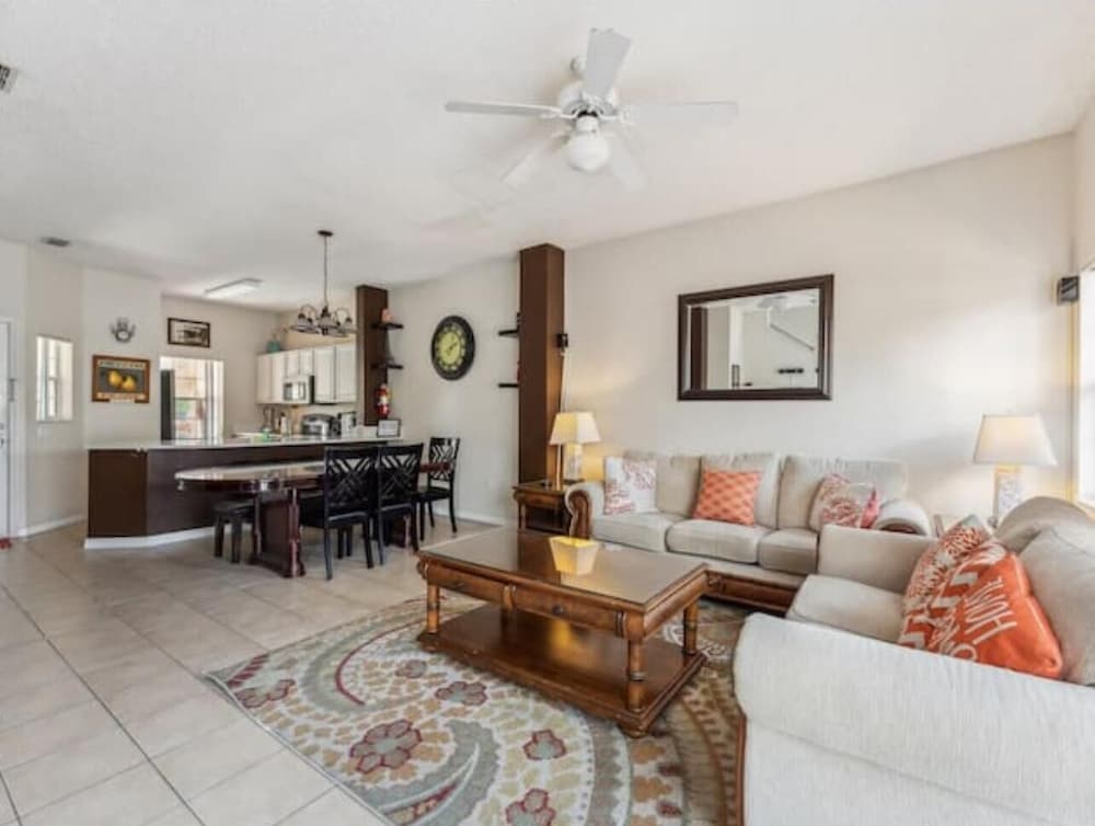 Beautiful Townhome at Lake Barkley With Pool View!