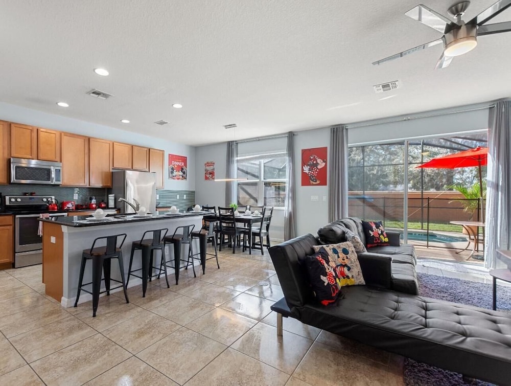 Gated Community, Amazing 4/3 Vacation Home With Private Pool Near Disney!!!