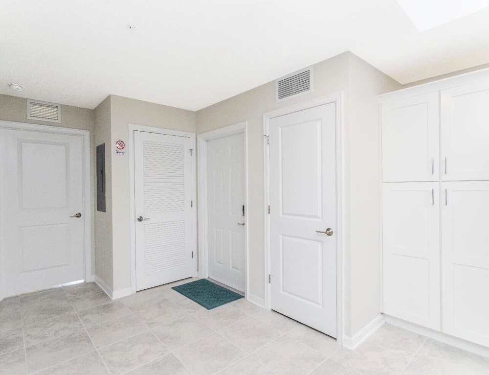 Amazing Townhome With Lake View at Storey Lake Resort
