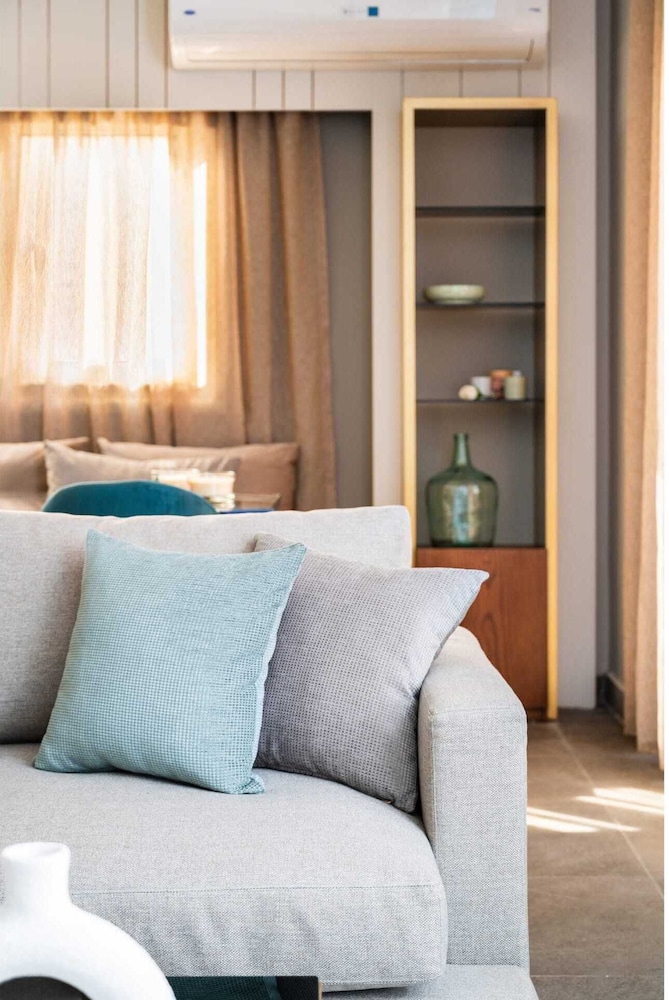 Xuru Stays I The Sleek & Ritzy 2 BDR 15 min From CAI Airpt