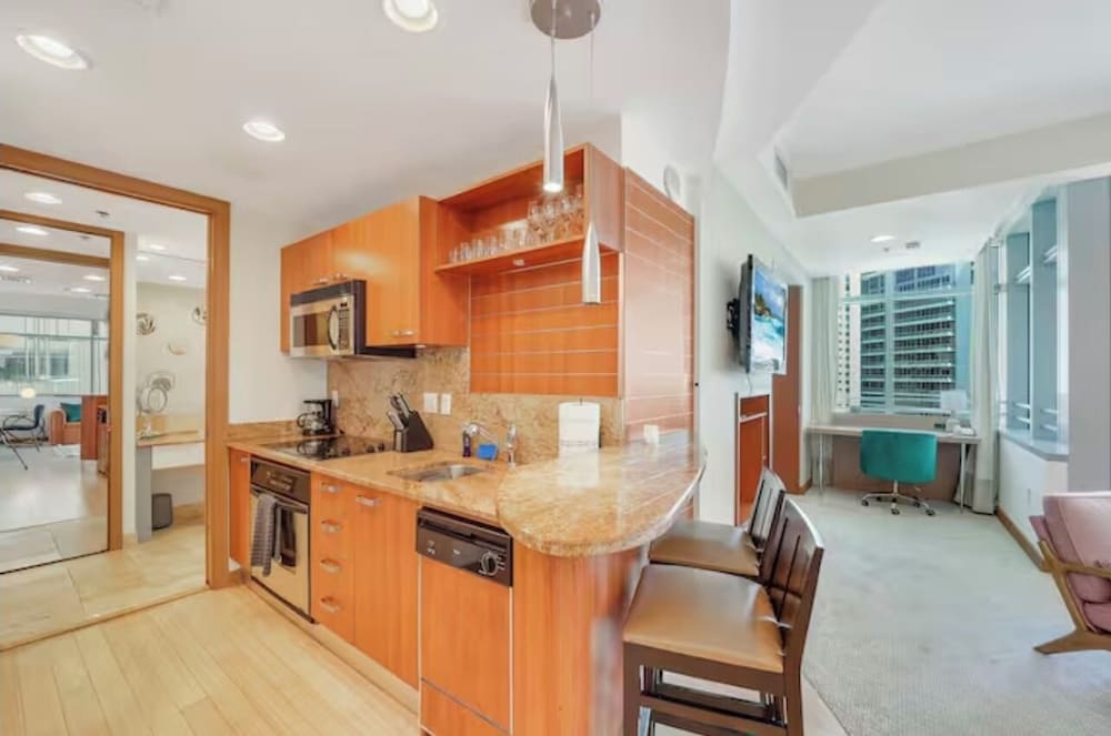 AKA Brickell Sea View by Palermo Home