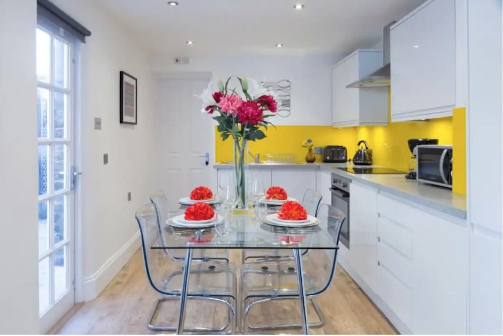 Charming Tower Bridge House