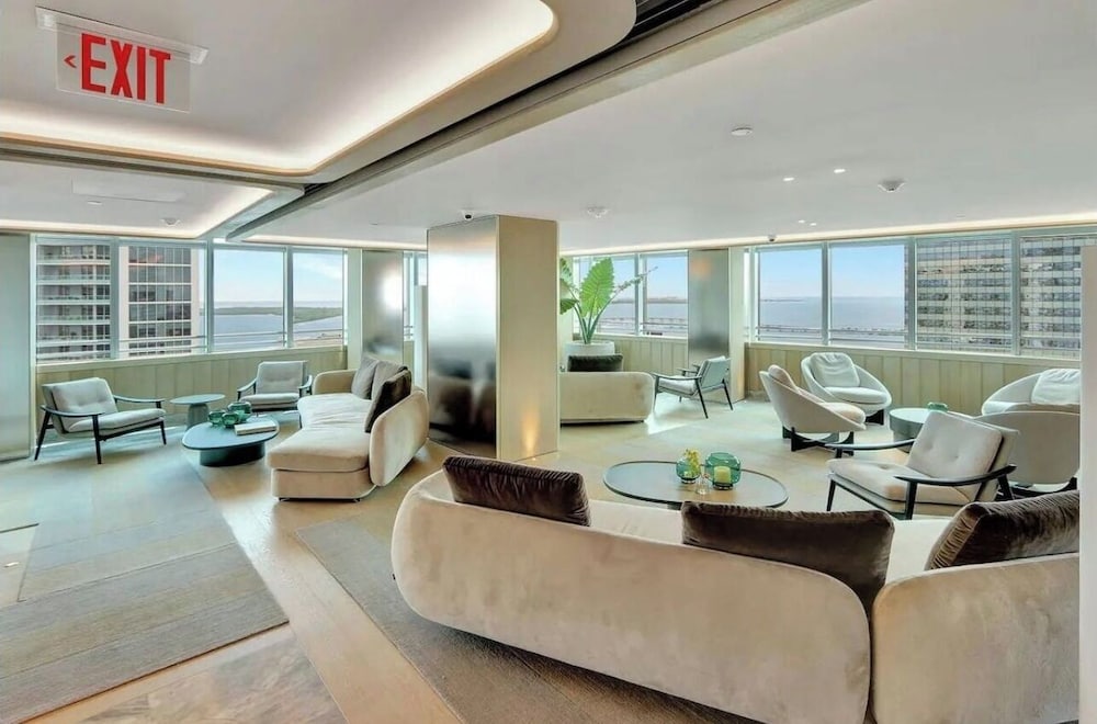 AKA Brickell Studio Free Parking by Palermo Home