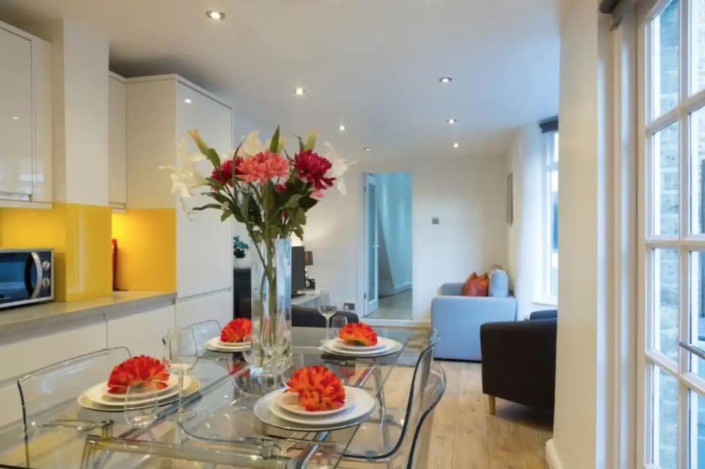 Charming Tower Bridge House