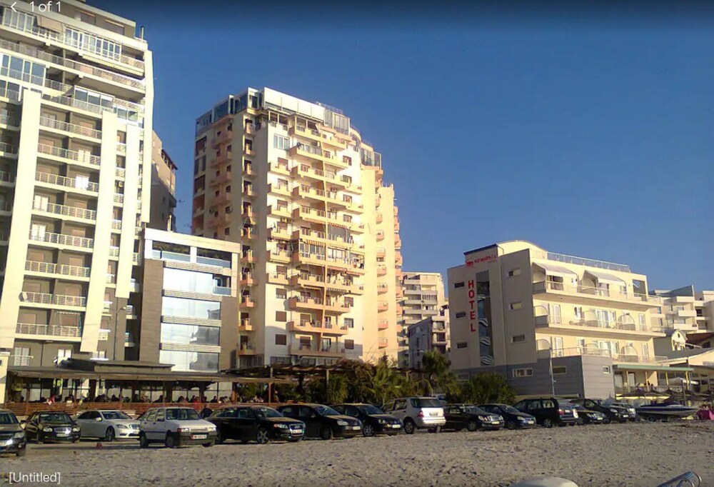 Vollga Currila Beach Promenade