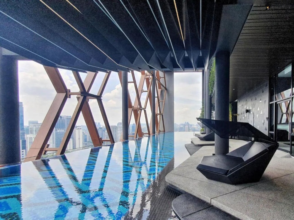 Scarletz Suites KLCC by Purple Orchid