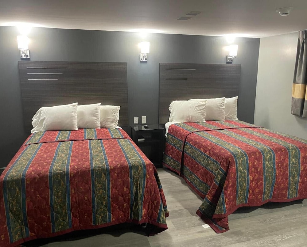 Travelers Rest Motel