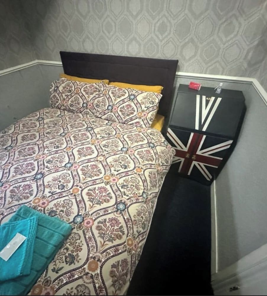 Runway Guest House - Adult Only