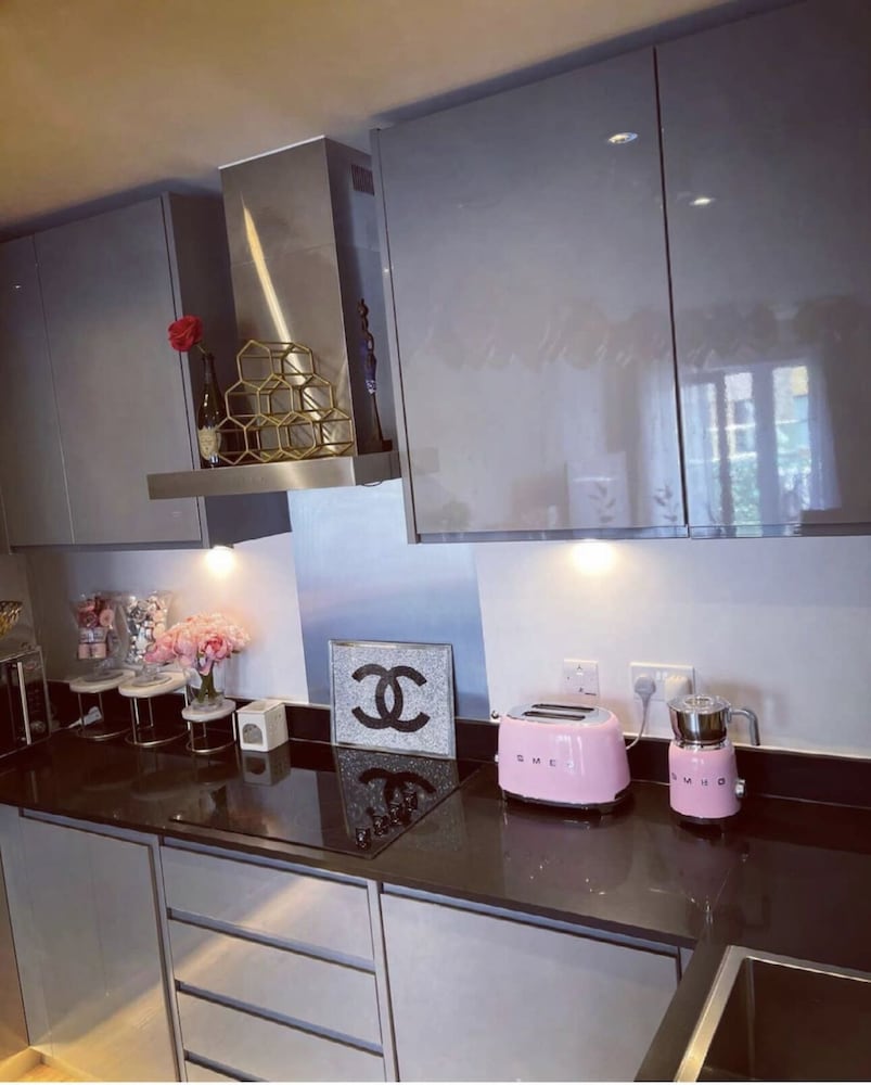 Luxury Apartment in the Heart of Dartford view 4