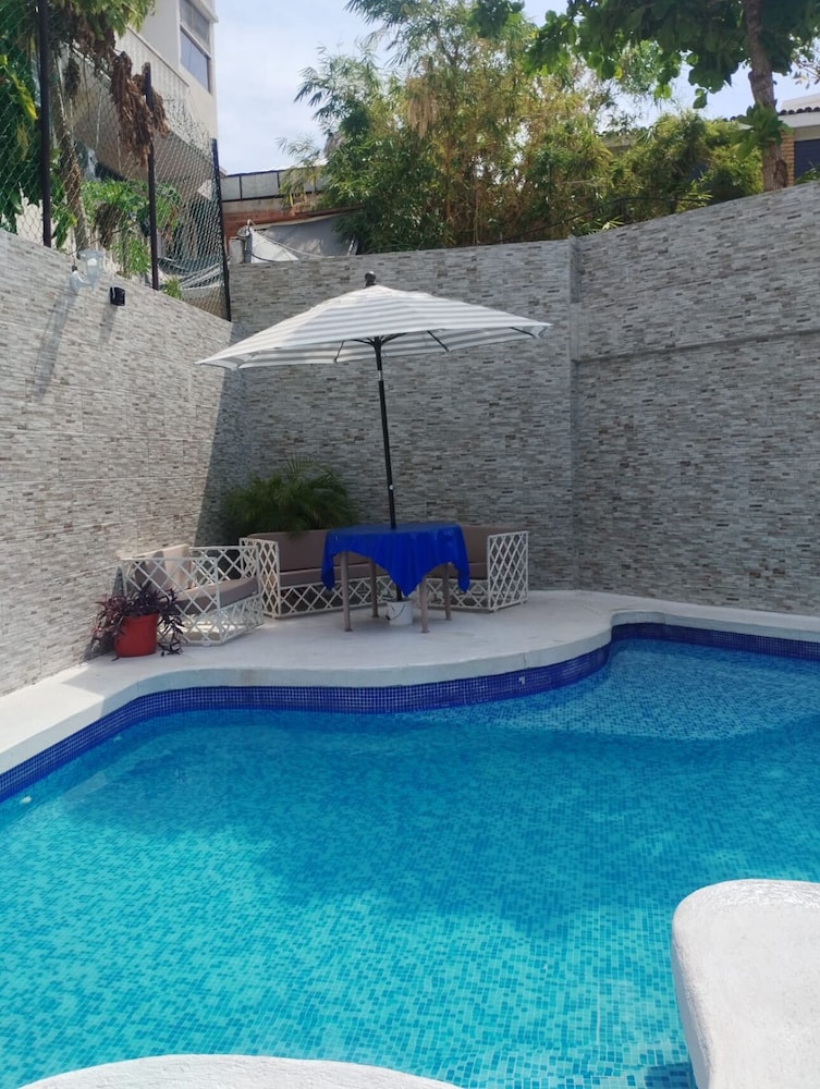 Suites Menavi