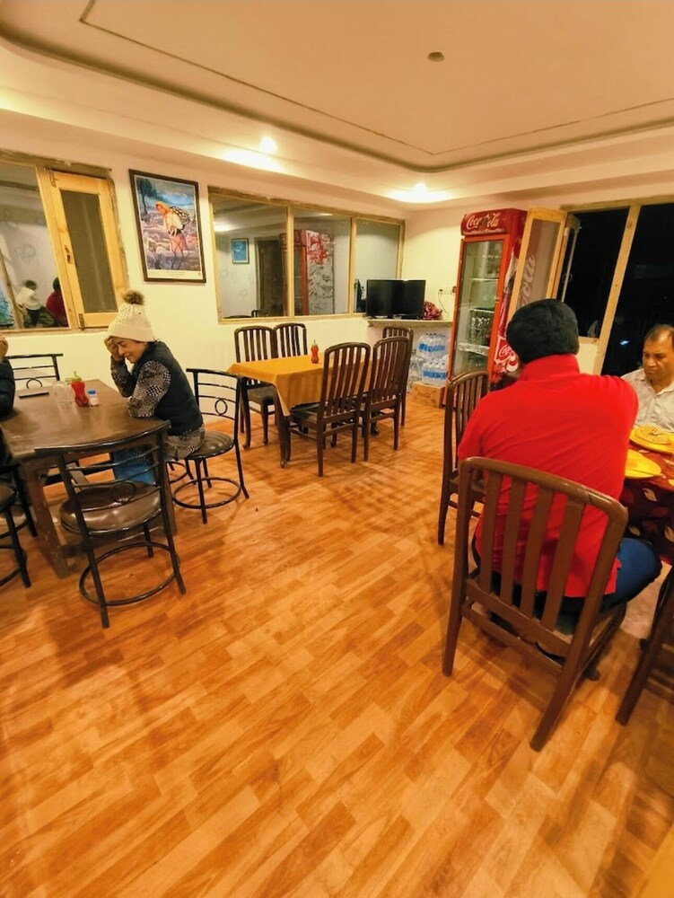 Hotel paradise hills