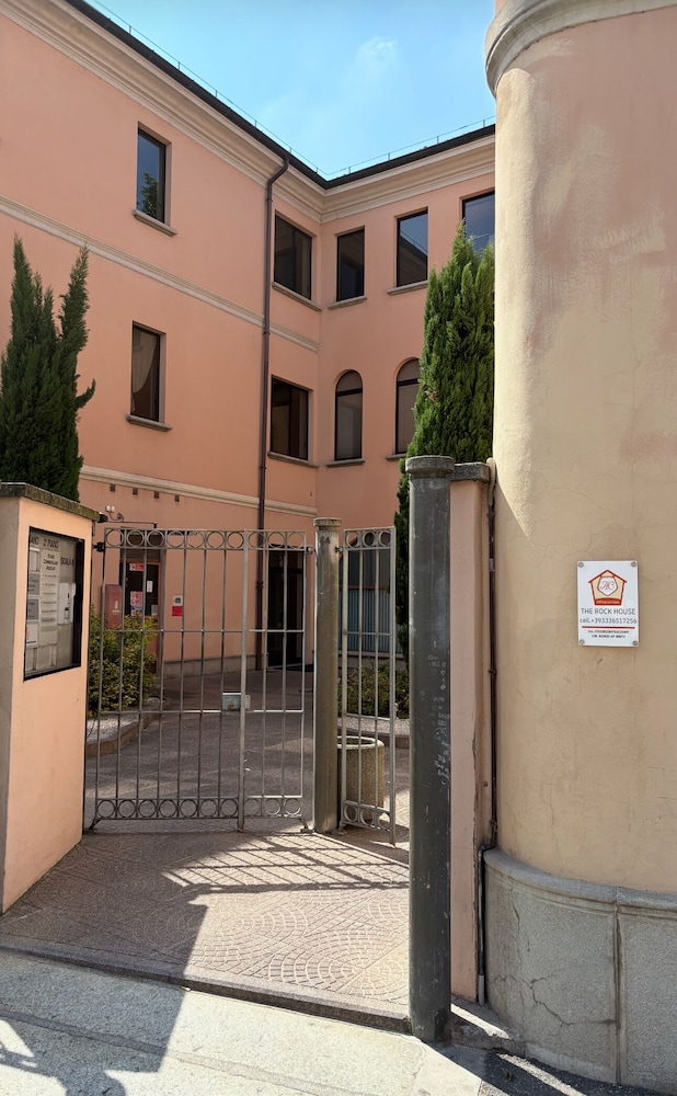 The Central Rock Inn camere con bagno privato self check in
