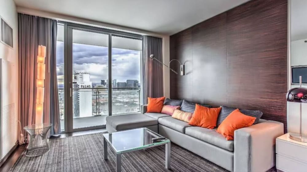 Studios With Gorgeous Views Of The Strip! 