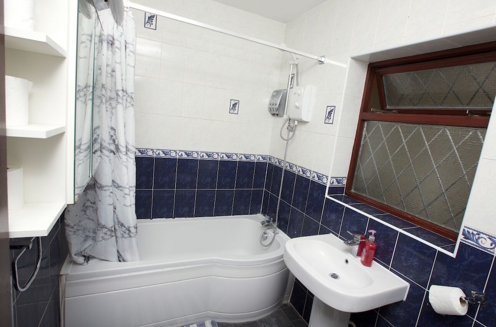 Stunning Spacious Bungalow With Ample Parking