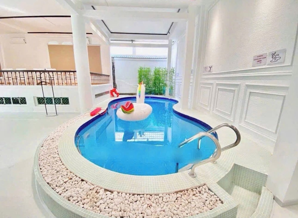 Lux white villa 9 Bedrooms