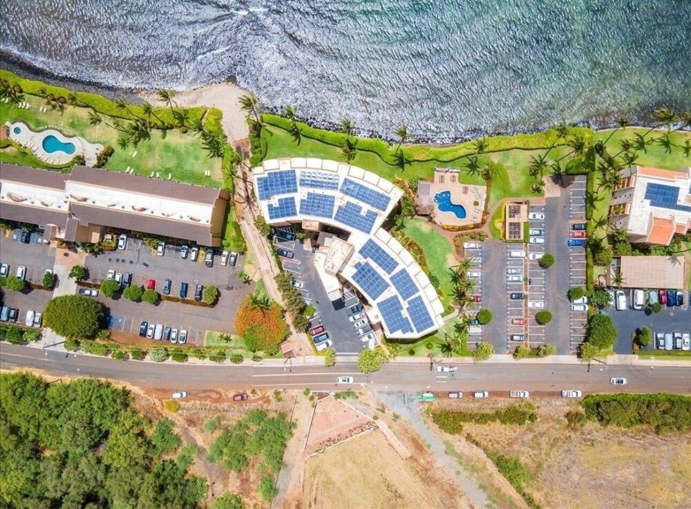 Island Breeze 2 Bedroom Condo by RedAwning view 5
