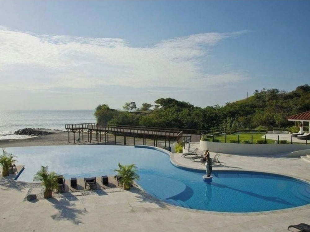 Vista Mar 3 bedroom ocean view Beach Golf Marina
