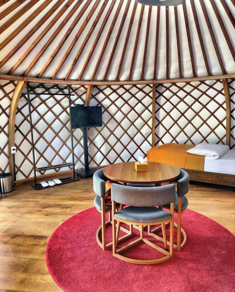 Green Crown Resort