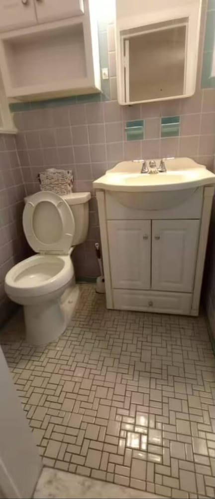Budget-friendly Home Sleeps 16 Wifi Close to Minyan