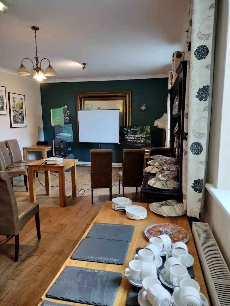 Cann Office Hotel
