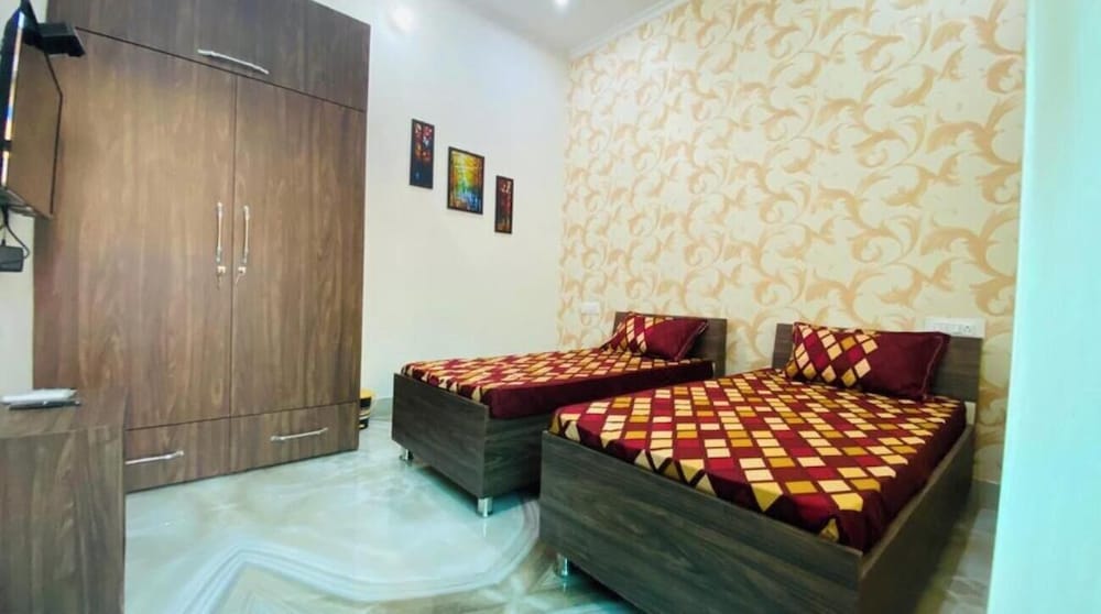 Saini Guest House