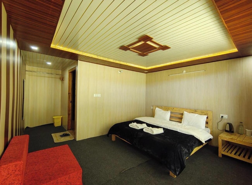 LeafWalk Resort