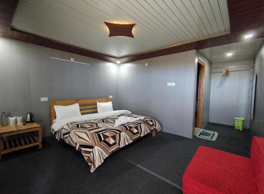 LeafWalk Resort