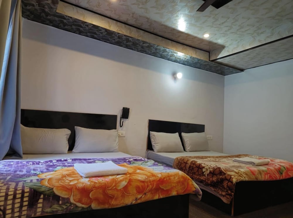Shri Narayan Resort
