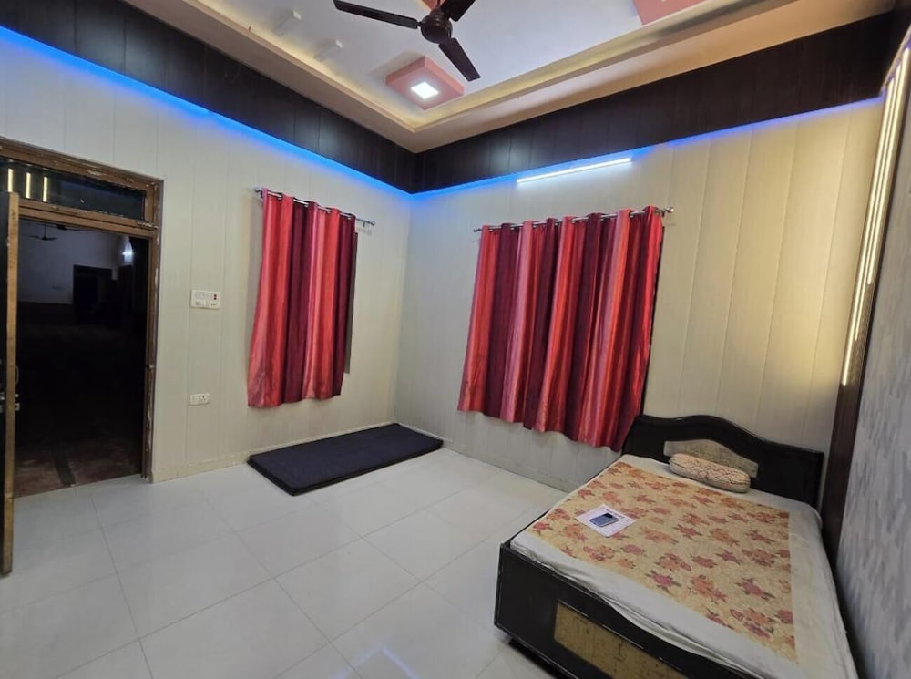 Bharat Resort Budrai