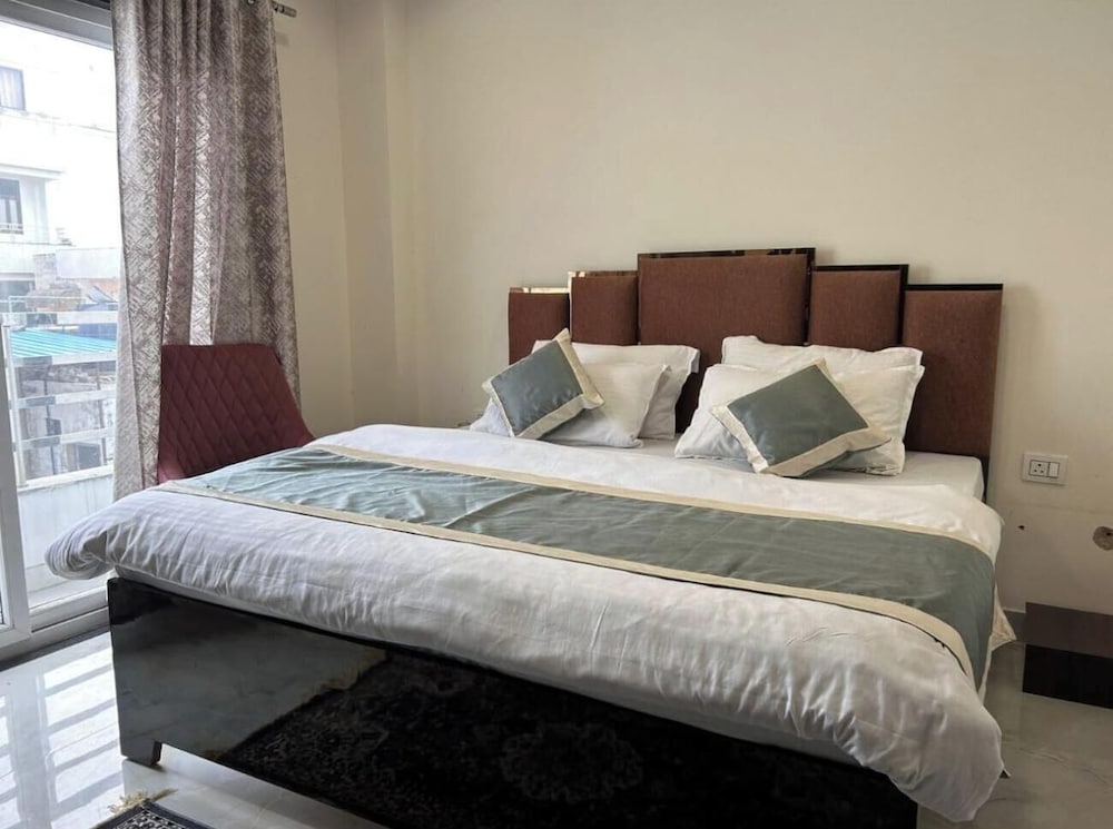 Hotel Royal Bliss