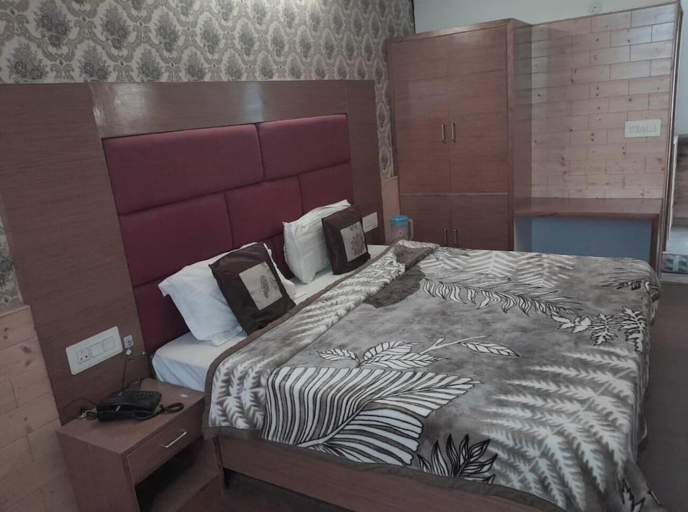 Hotel Sharma Guest House