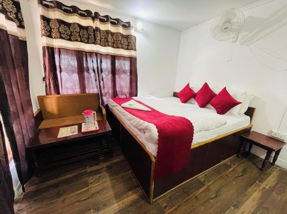 Toorani Resort