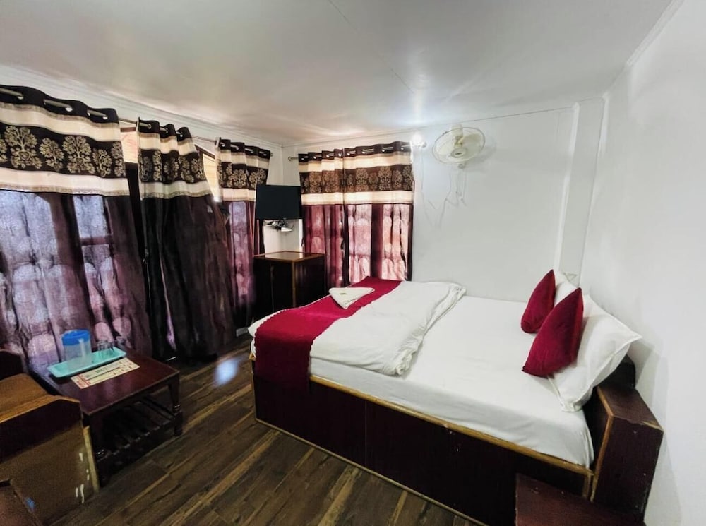 Toorani Resort