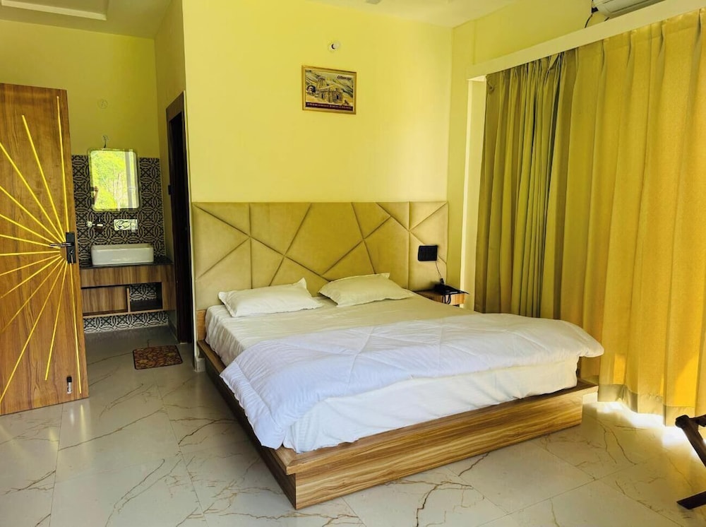 Riyansh hotel and restaurant